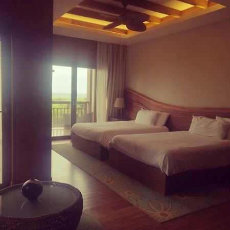 Indura Beach & Golf Resort Curio Collection By Hilton Tela Exterior photo