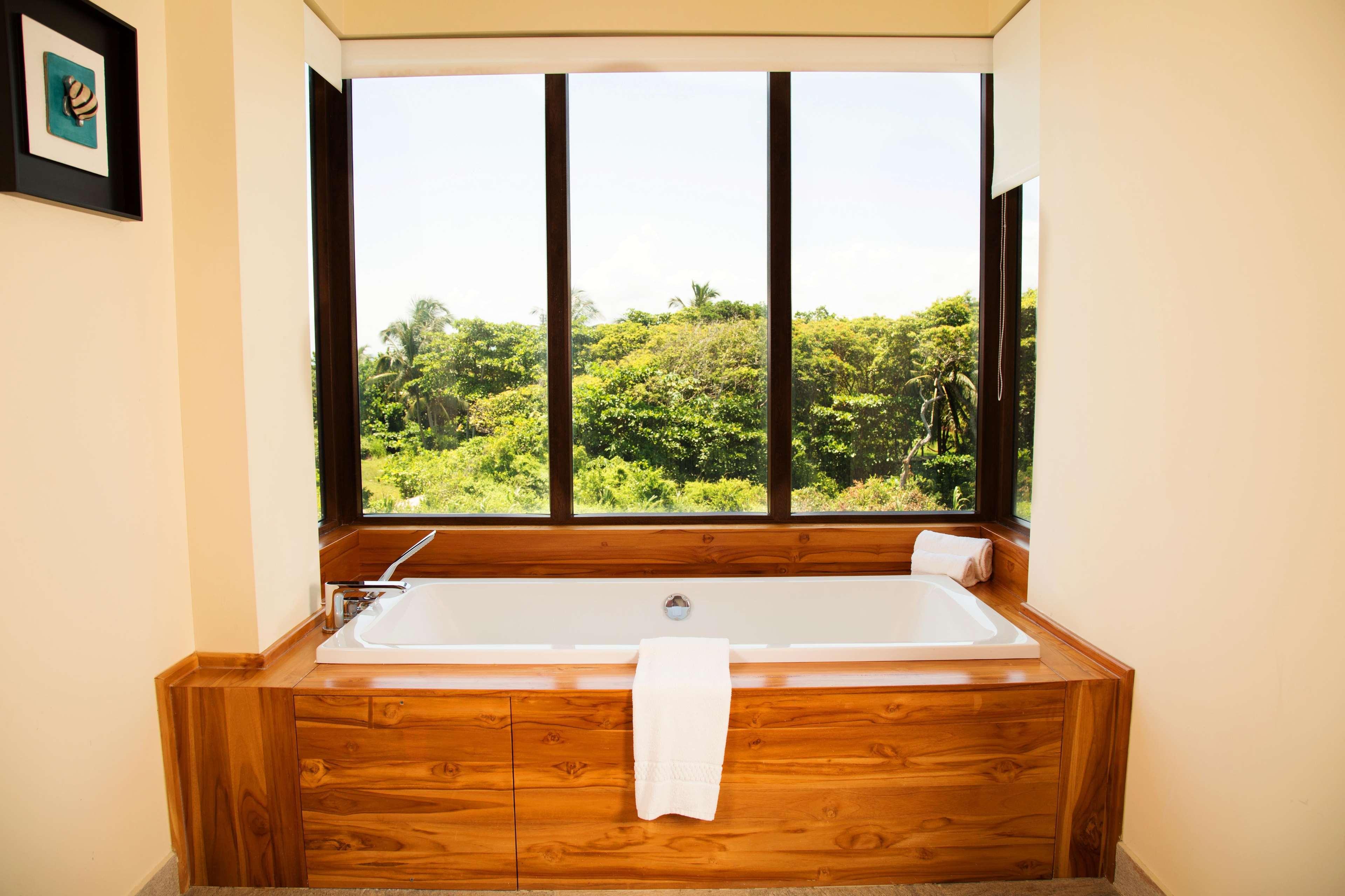 Indura Beach & Golf Resort Curio Collection By Hilton Tela Exterior photo