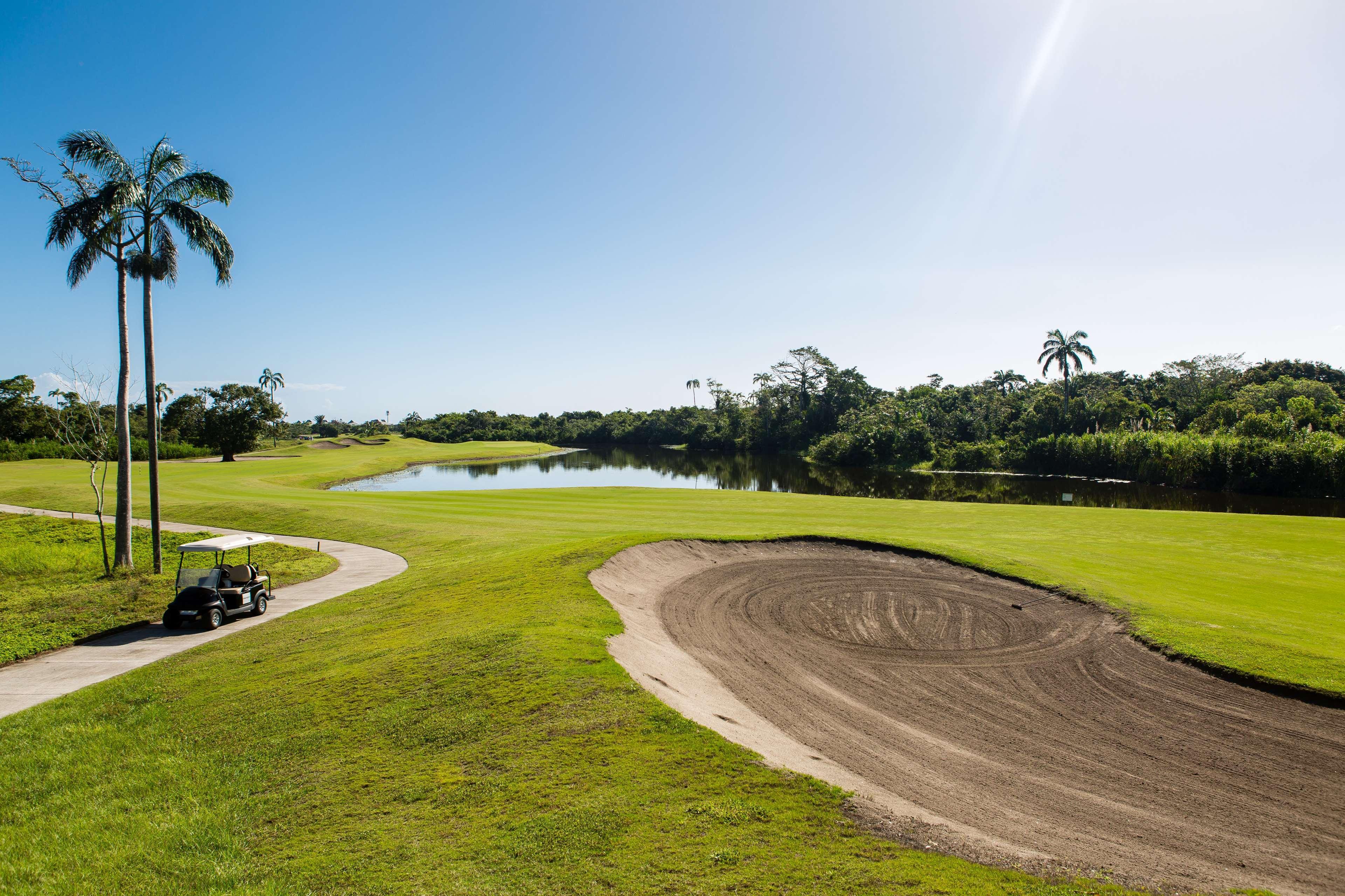 Indura Beach & Golf Resort Curio Collection By Hilton Tela Exterior photo
