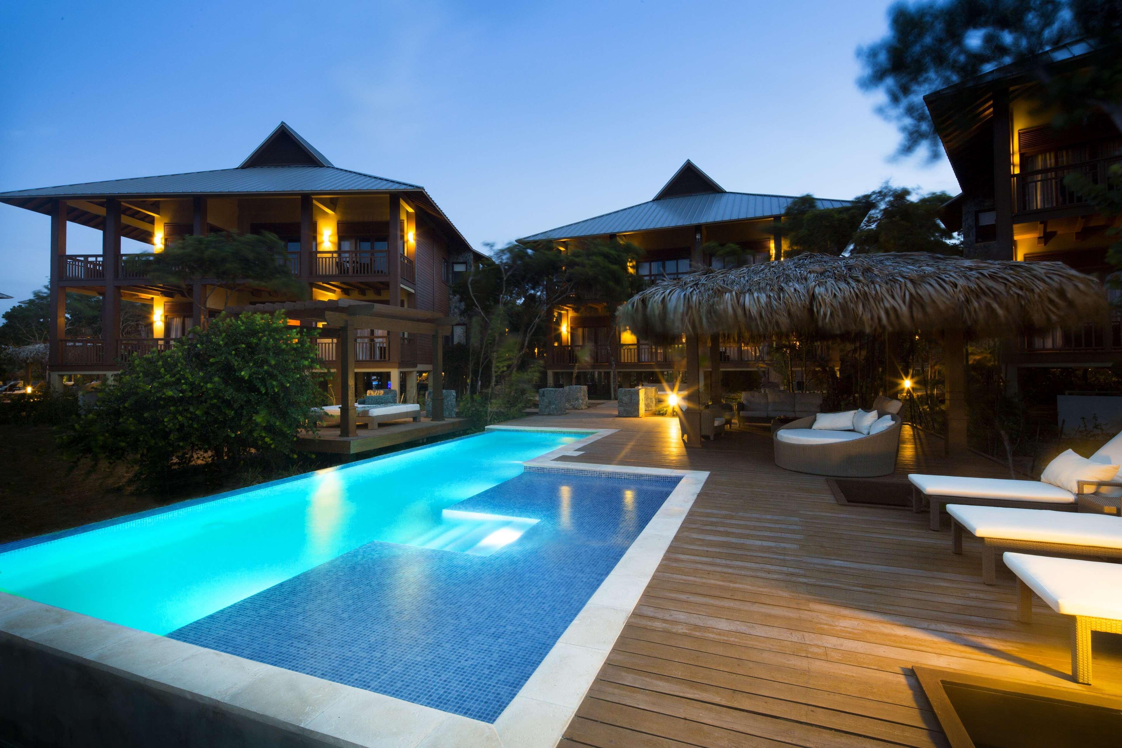 Indura Beach & Golf Resort Curio Collection By Hilton Tela Exterior photo
