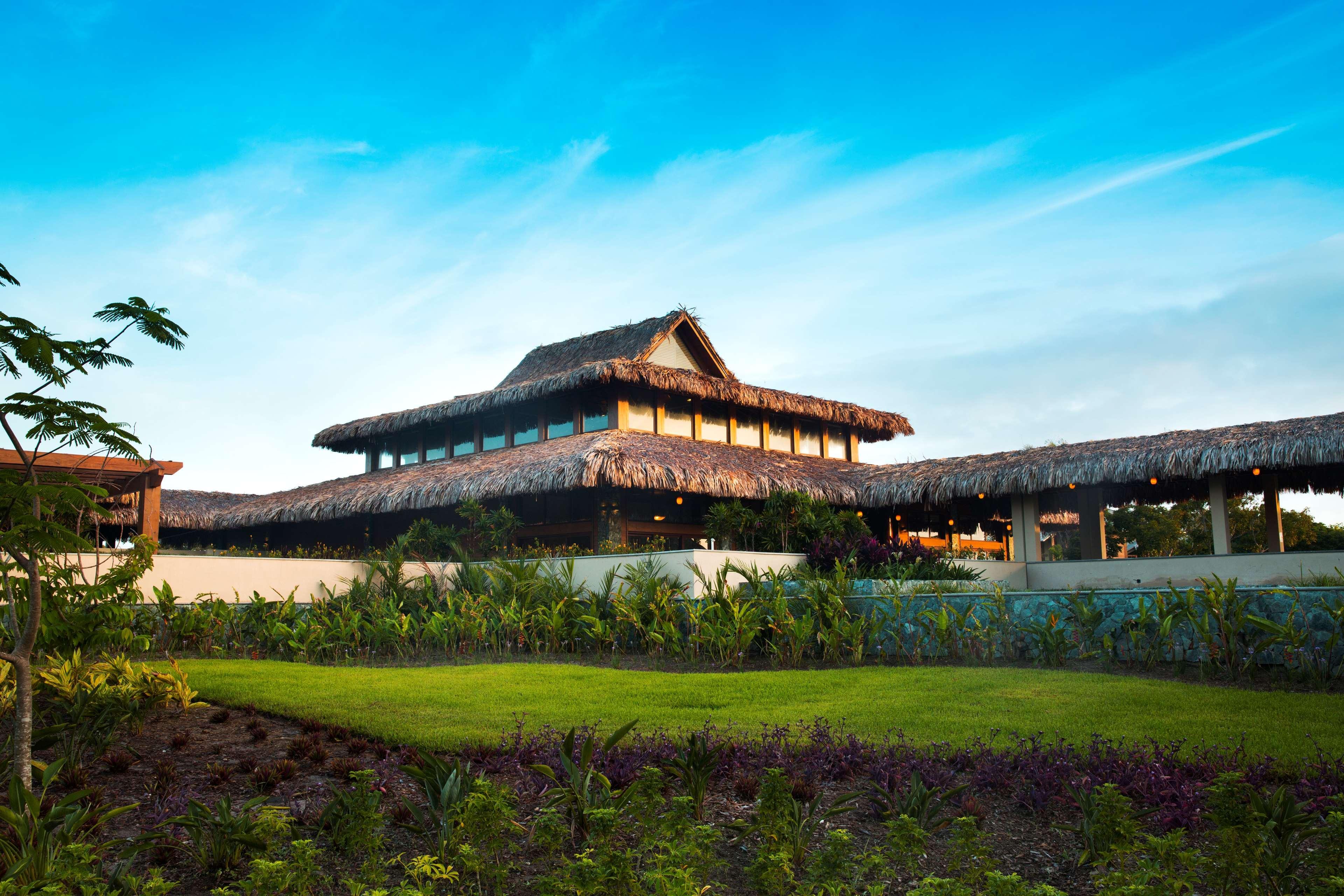 Indura Beach & Golf Resort Curio Collection By Hilton Tela Exterior photo