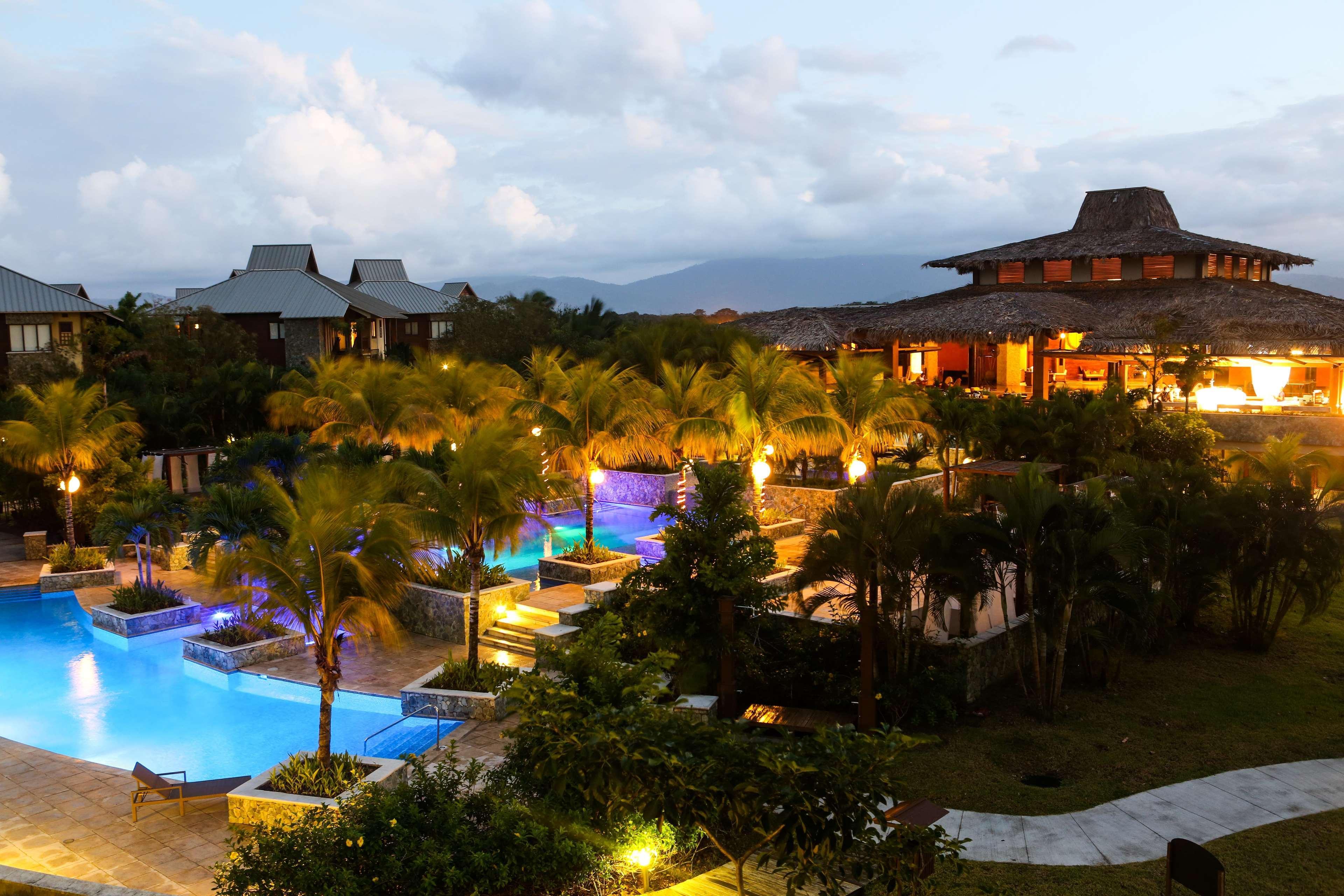Indura Beach & Golf Resort Curio Collection By Hilton Tela Exterior photo