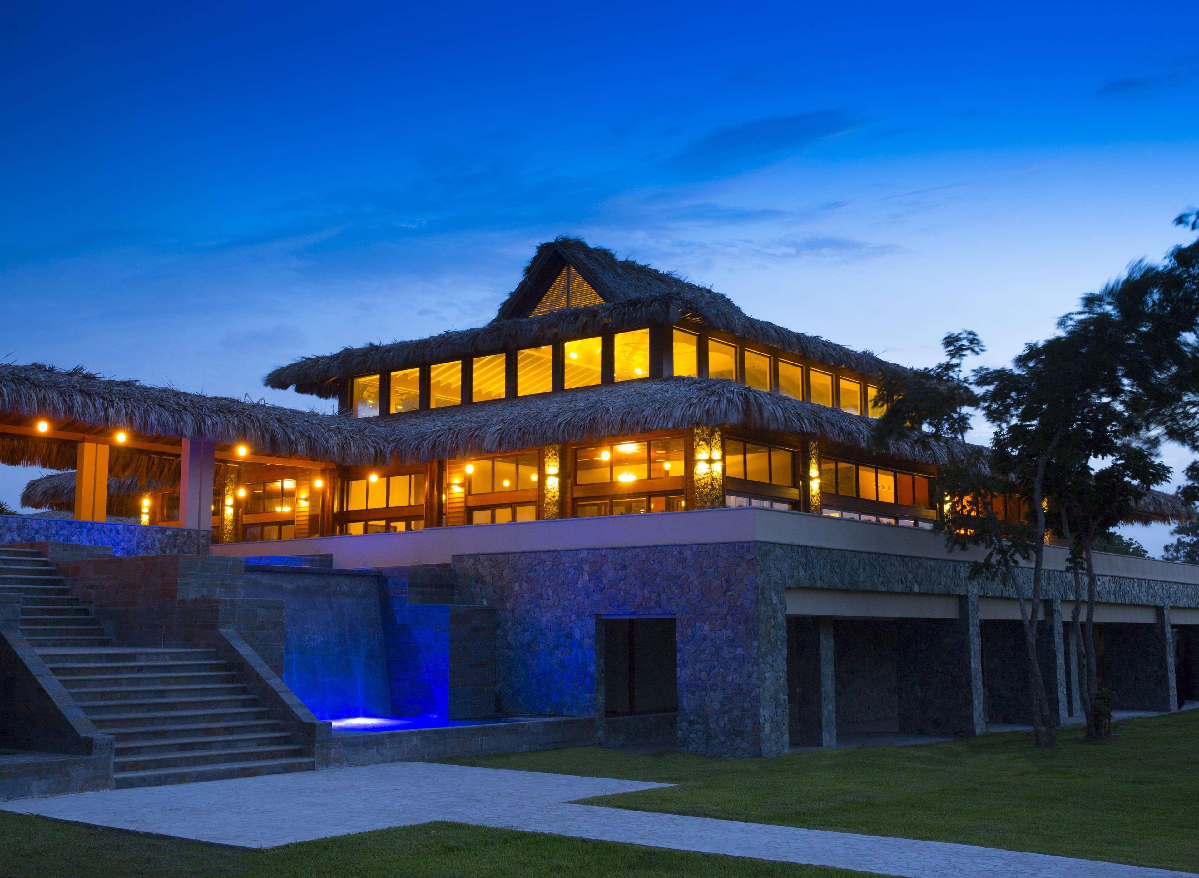 Indura Beach & Golf Resort Curio Collection By Hilton Tela Exterior photo