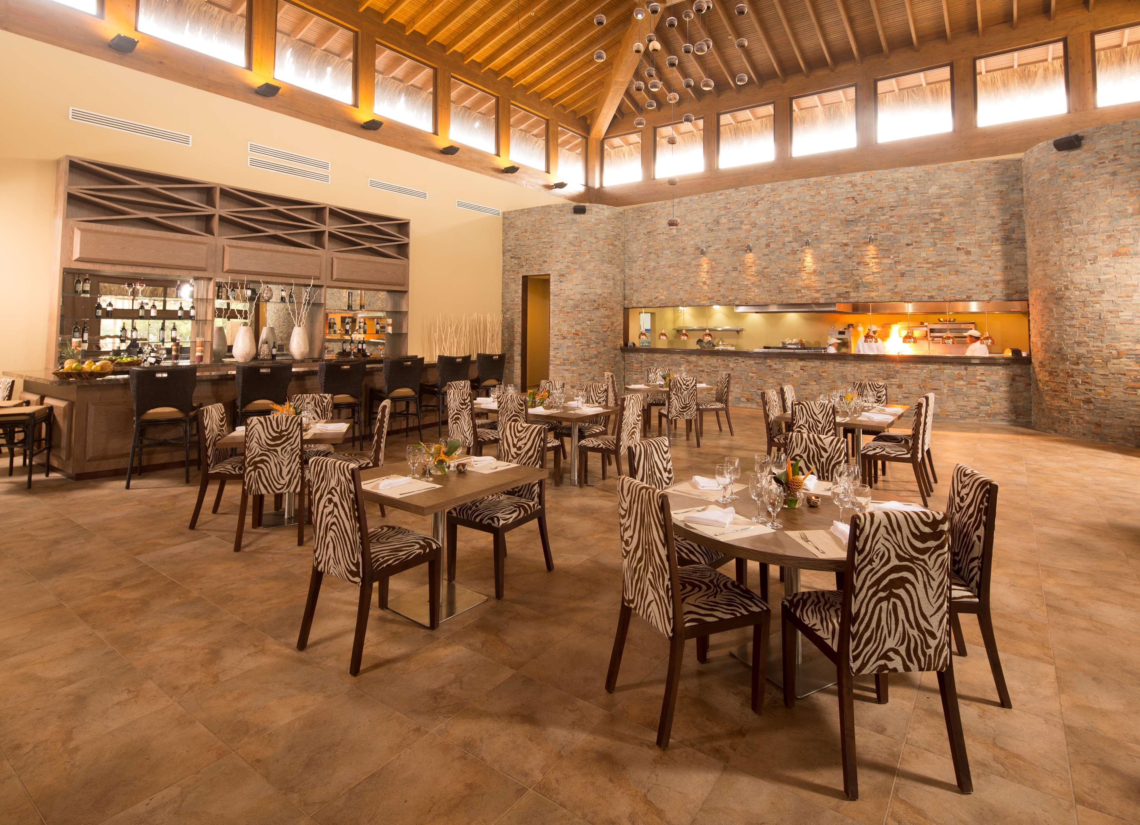 Indura Beach & Golf Resort Curio Collection By Hilton Tela Exterior photo