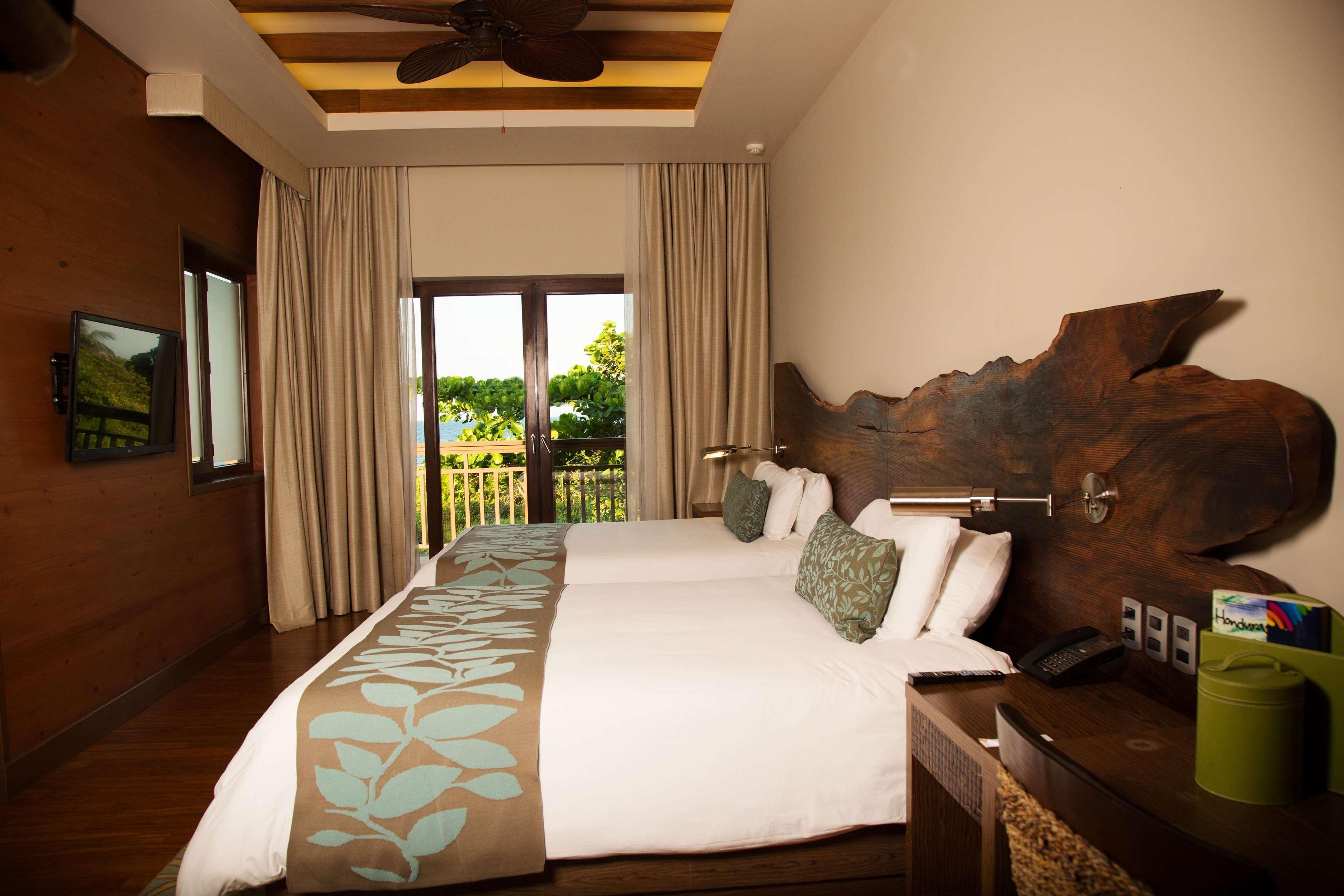 Indura Beach & Golf Resort Curio Collection By Hilton Tela Exterior photo