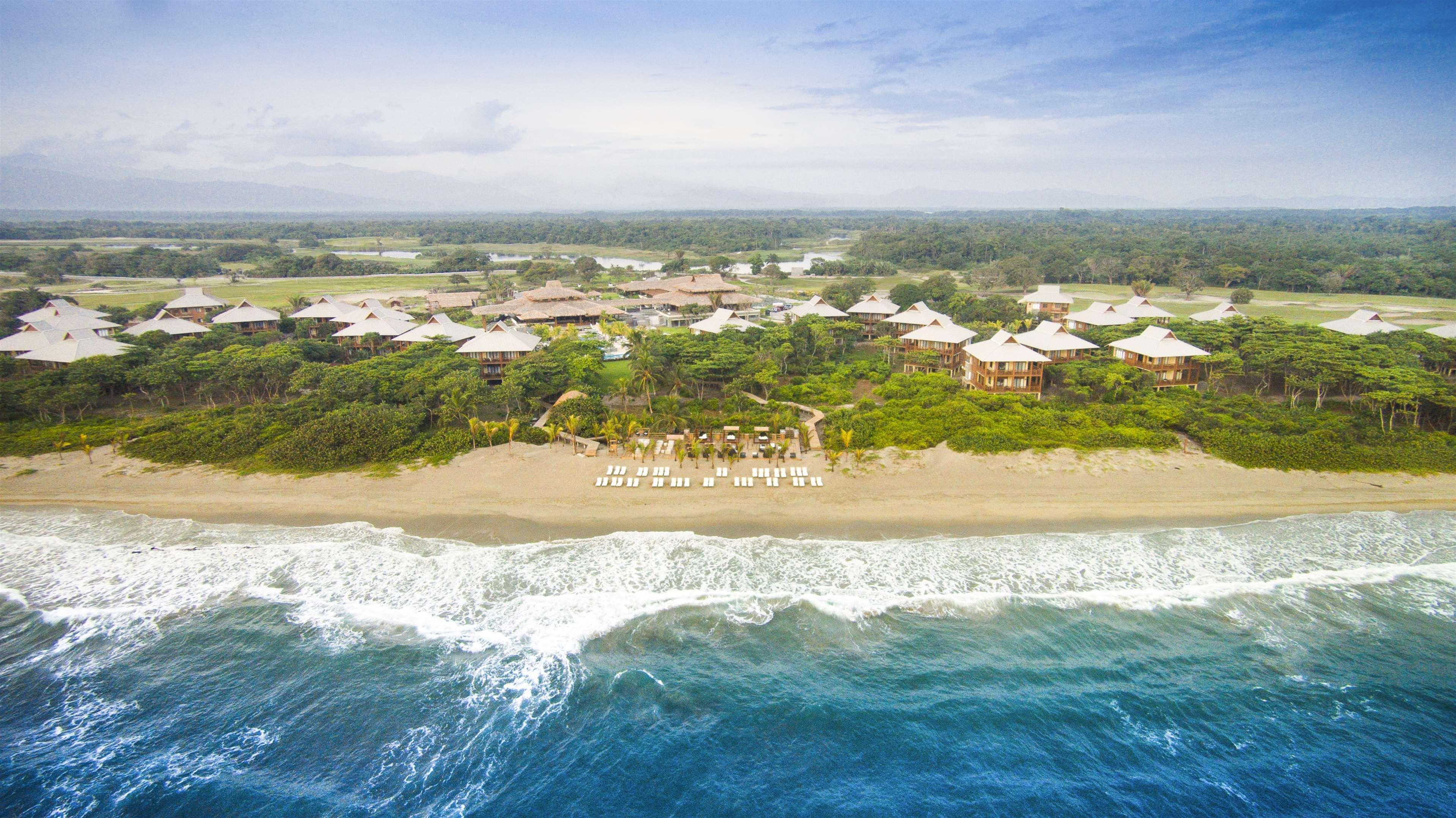 Indura Beach & Golf Resort Curio Collection By Hilton Tela Exterior photo