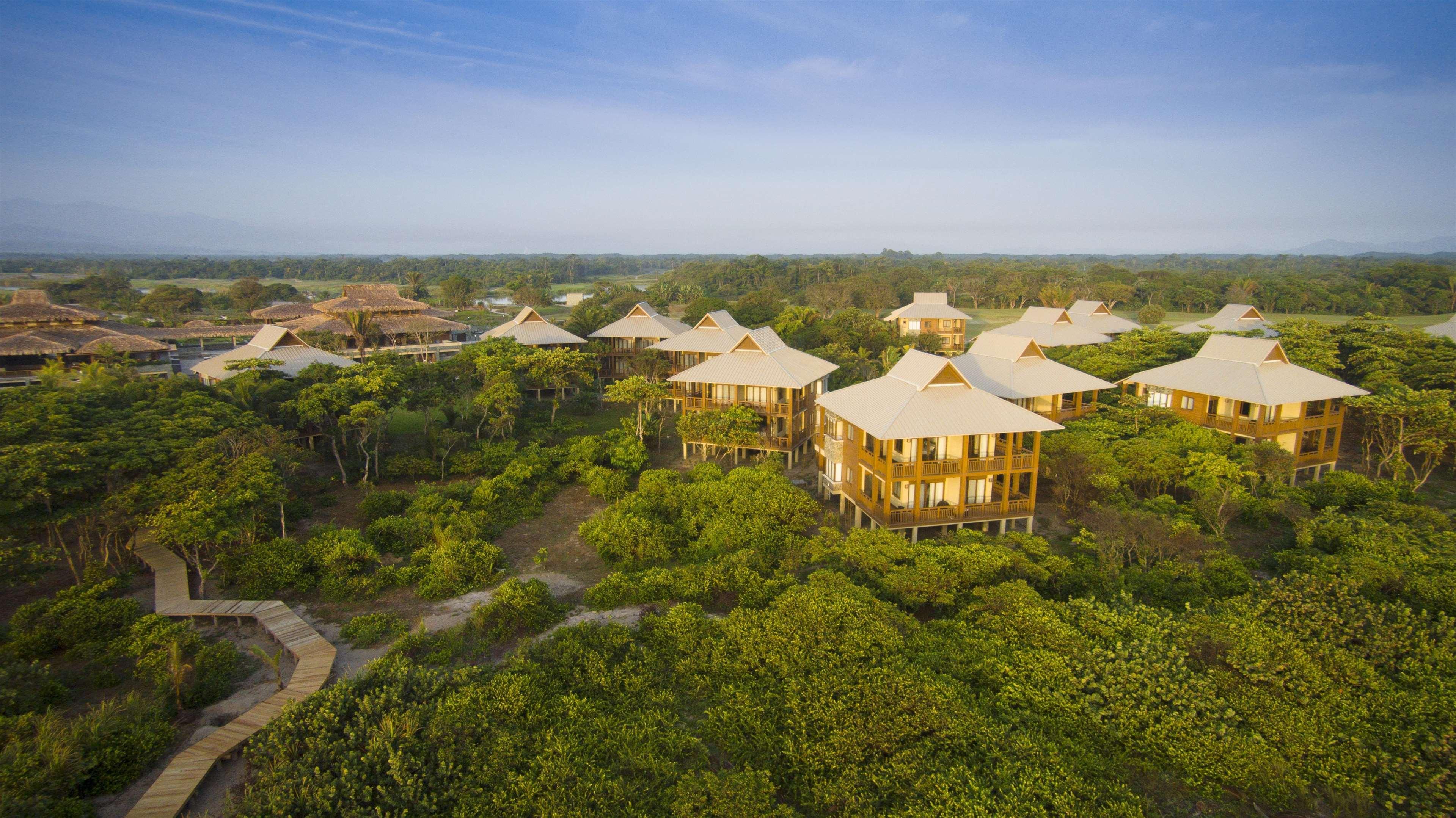 Indura Beach & Golf Resort Curio Collection By Hilton Tela Exterior photo